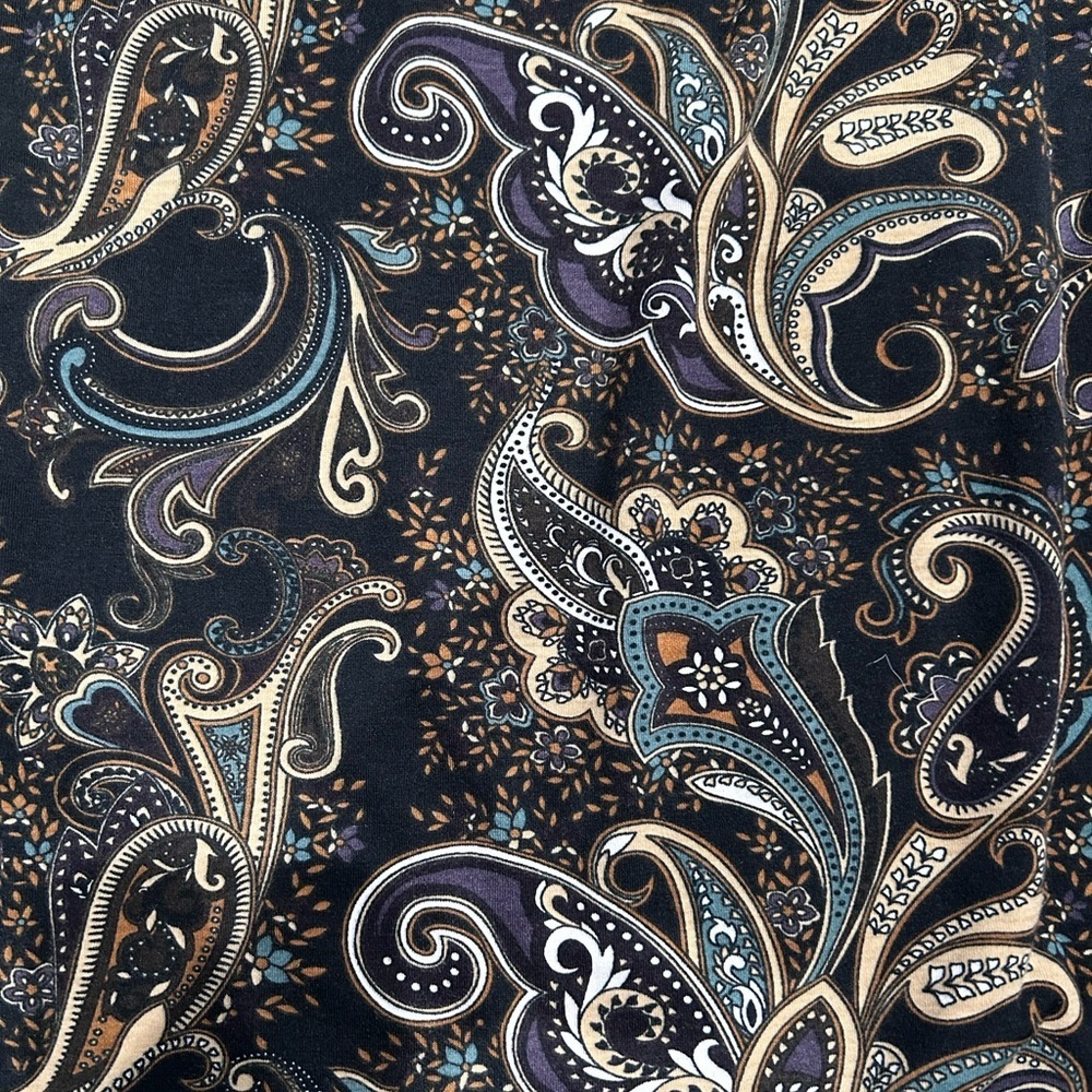 Elegant Black Paisley Women's Top NWT - Picture 5 of 6